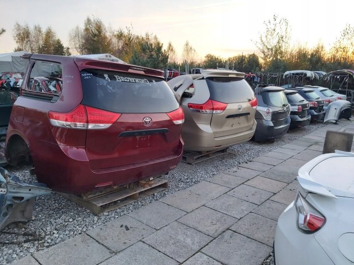 Toyota AYGO II молдинг крыши ПРАВЫЙ уплотнитель, фото 12