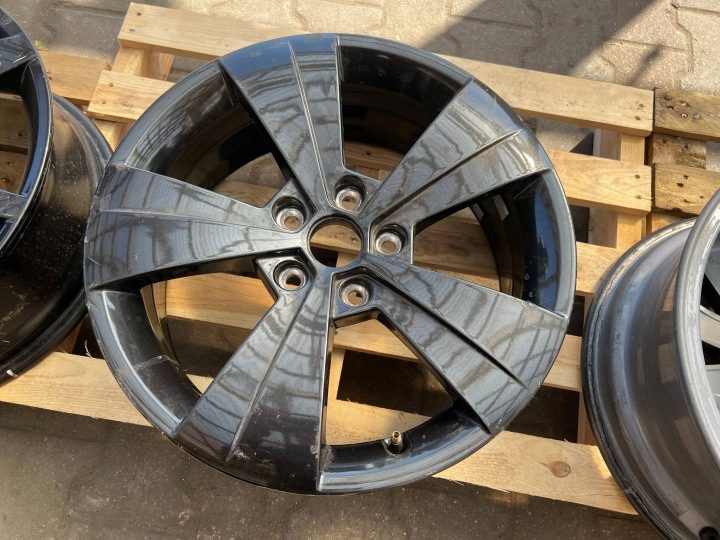 Литой диск Skoda OE Superb B8 (3V) См. фото x 17" 5x112, фото 1