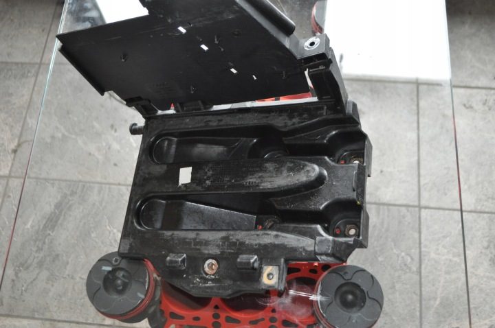 Audi TT 8N основание блок аккумулятора 8N971824 8N8804373, фото 1