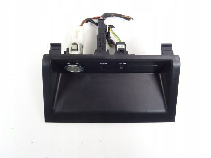 FABIA III 3 ЗАЩИТА ТОННЕЛЯ ПАНЕЛЬ РАЗЪЕМ USB ПРИКУРИВАТЕЛЯ ПРОВОДКИ 6V0857357A, фото 2