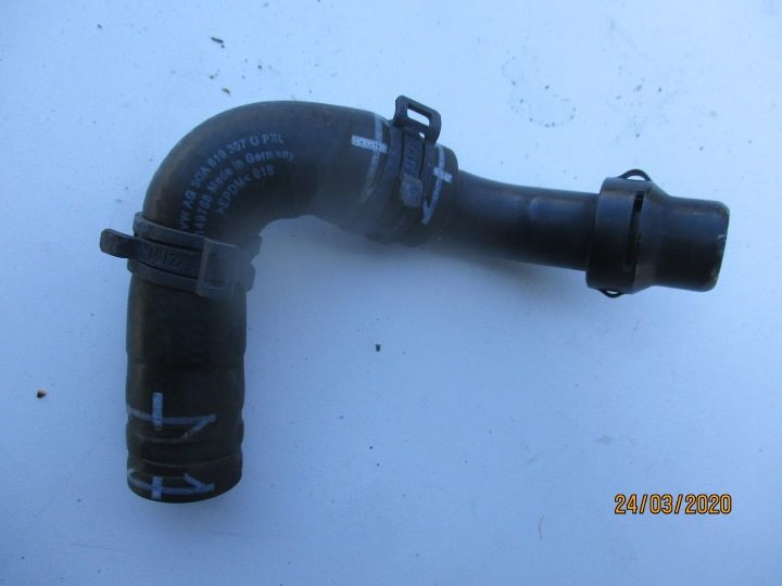 Патрубок воды 5QA819307Q, фото 1