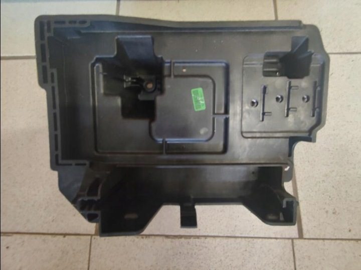 Площадка аккумулятора Hyundai Tucson IV 37150-N7000, фото 1