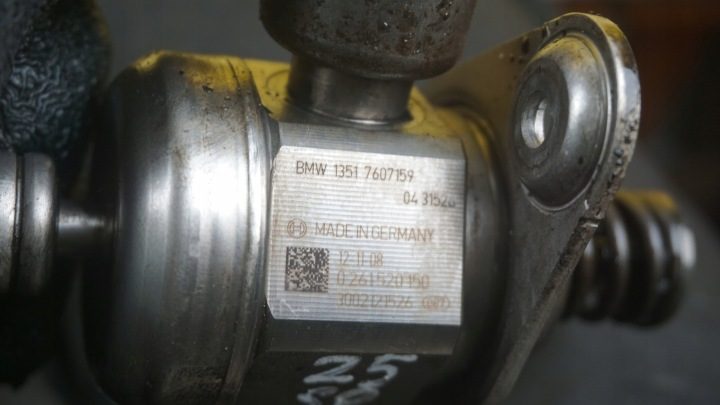 BMW 1 F20 F30 1.6 бензин 14 г. 102 л.с. N13B16A топливный насос 7607159 0261520150, фото 5