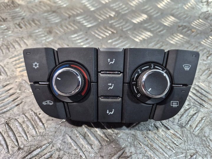 БЛОК УПРАВЛЕНИЯ КЛИМАТОМ ОБДУВА OPEL ASTRA J 1,6 бензин ГОД 10-15 13435154 28395666, фото 1
