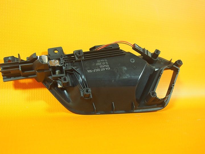 Audi Q3 83A Ручка Средняя LED ПРАВАЯ 83a837020f, фото 6