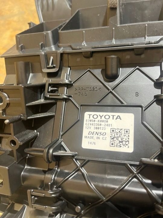В СБОРЕ ОТОПИТЕЛЬ ВЕНТИЛЯТОР TOYOTA YARIS CROSS 23 г. ОРИГИНАЛ, фото 11