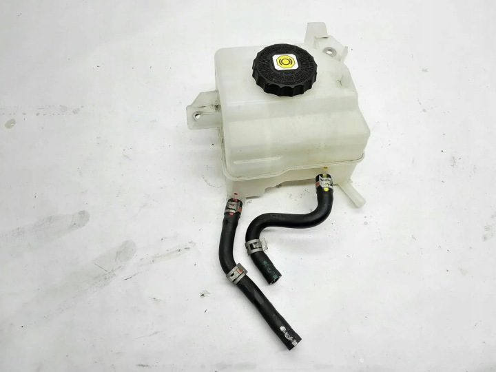 Бачок тормозной жидкости TOYOTA 281327 2.5L гибрид 144 кВт 2020, фото 1