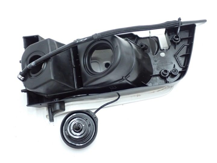 Лючок горловины бензобака крышка оригинал 2N0201251A VW Crafter II 7C MAN TGE 21 г., фото 4