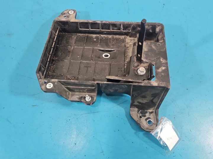 Кожух аккумулятора основание Toyota Corolla E21 19- 1,5 12V 74404-02A10, фото 3
