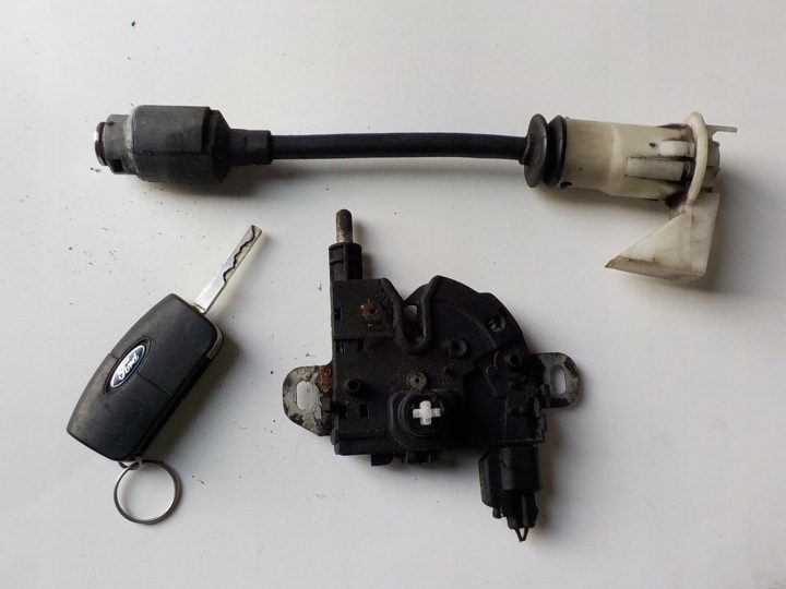 FORD FOCUS II MK2 РЕСТАЙЛИНГ ЗАМОК КАПОТА КЛЮЧ ТЯГА ЛИЧИНКА 27 см, фото 1
