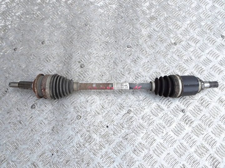 Полуось левая 44102-68l02 1.2 Suzuki Swift MK7 13-16 рестайлинг, фото 1