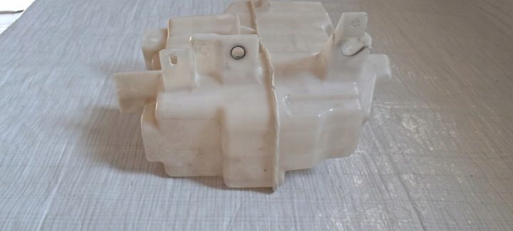 MAZDA БАЧОК ОМЫВАТЕЛЯ, фото 3