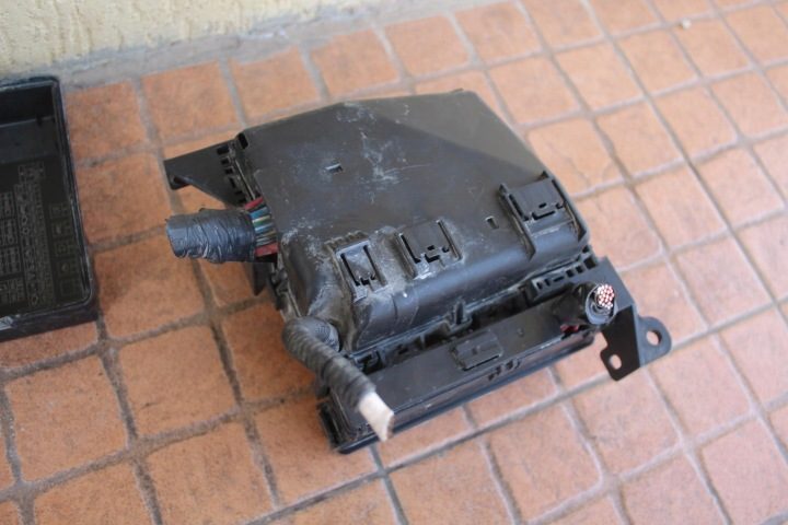 Блок предохранителей Mitsubishi Outlander I 2.0 136 л.с., фото 3