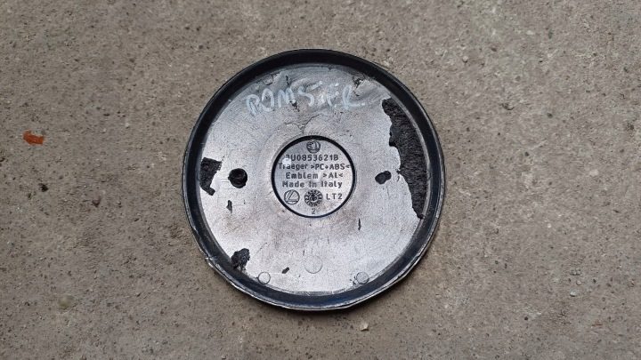 SKODA ROOMSTER ЭМБЛЕМА КРЫШКИ БАГАЖНИКА 3U0853621B, фото 2