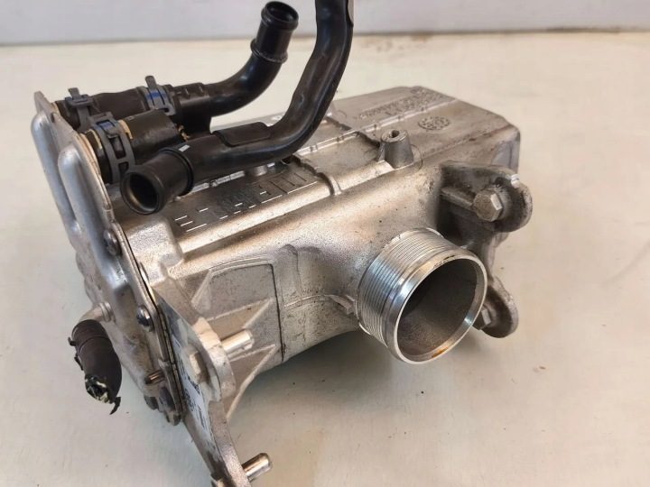 Интеркулер Audi A4 S4 B9 8W 8W0145785C, фото 3