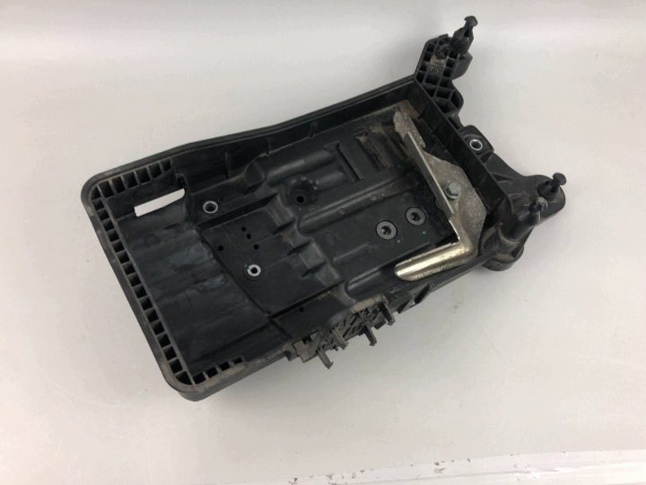 2018 Volkswagen Tiguan Площадка аккумулятора 5QF915325B, фото 3