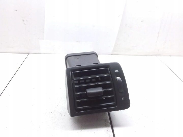Дефлекторы панели приборного VOLVO V50 (MW) Y01103 1.6L дизель 81 кВт 2006, фото 1