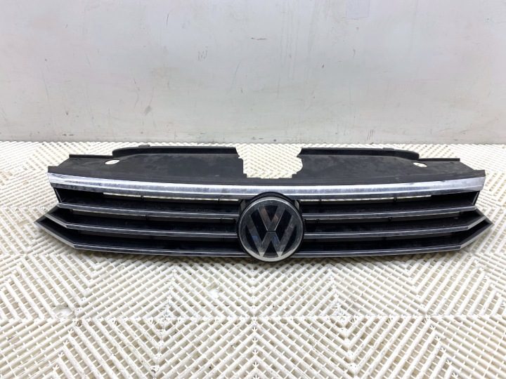 РЕШЕТКА РАДИАТОРА VW PASSAT B8 3G0853653 Универсал, фото 1