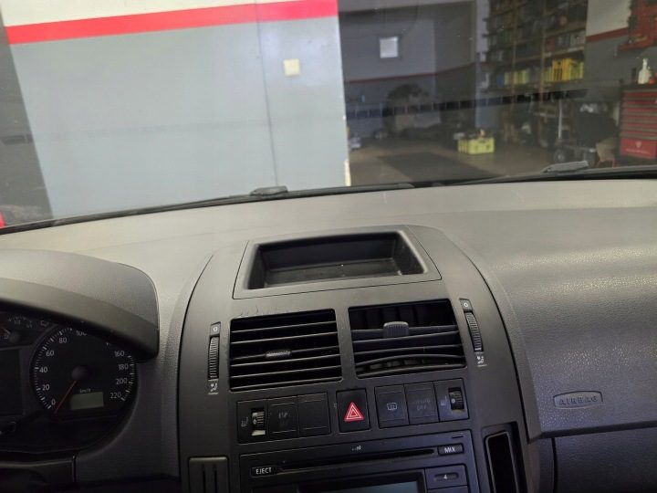 Консоль торпедо VW Polo 9N 2001-2009 европа, фото 2