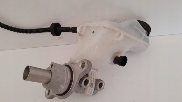 Opel Adam 2015 Бачок тормозной жидкости 0204800171, фото 3