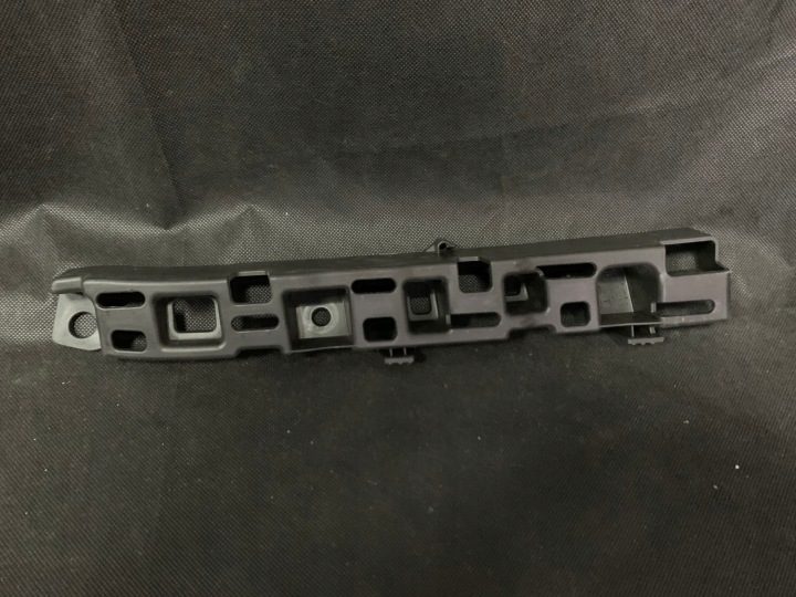 Tesla X крепление молдинга стойки B RH 1059183-00-A, фото 1