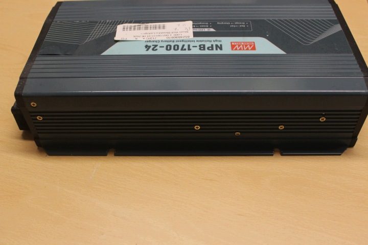 Зарядное устройство аккумуляторов kwasowo-ołowiowych MEAN WELL NPB-1700-24 24 В 50 А, фото 5