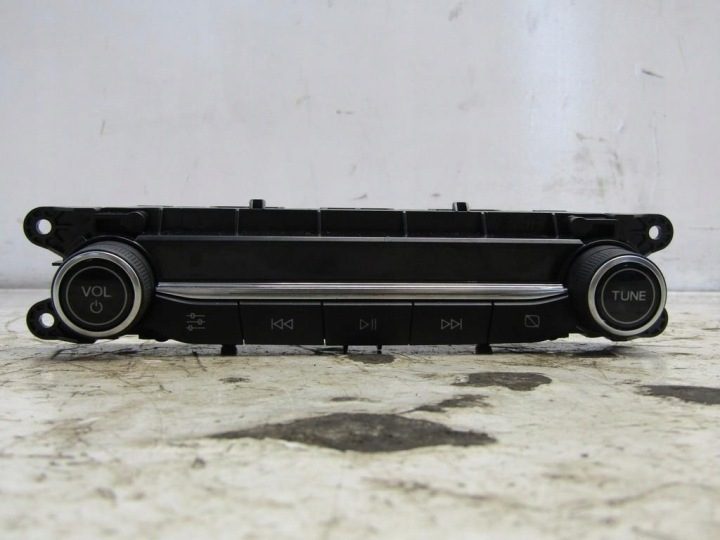 Панель магнитолы Ford OE JX7T-18K811-AC, фото 1