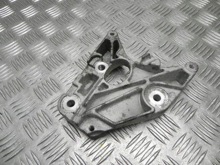 Скоба Ford сша Mustang купе 2016 FR3F19D624CA, фото 1