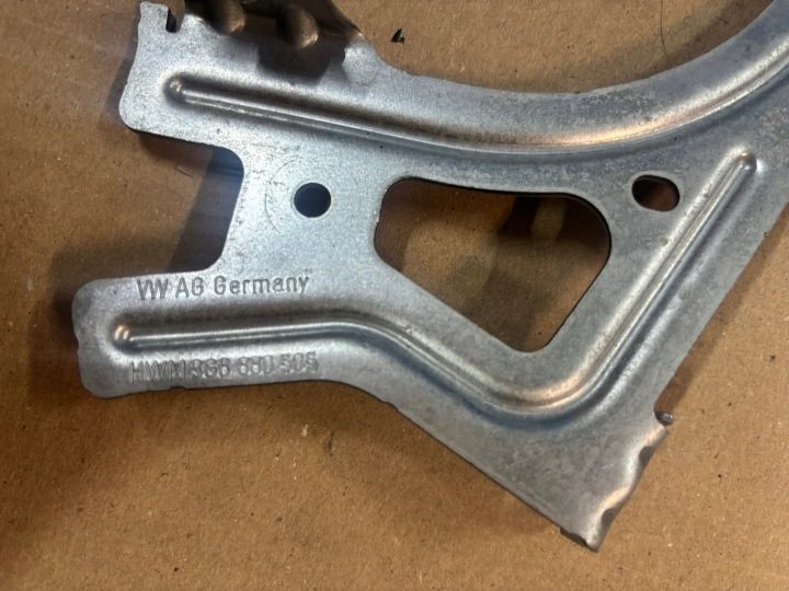 Крепление подушки airbag левый 3G8880505 VW PASSAT B8, фото 2