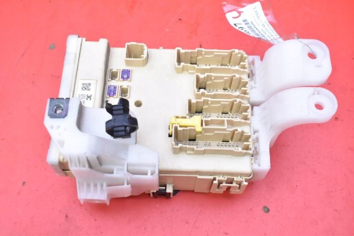 Toyota Auris II блок комфорта 6358-3367, фото 1