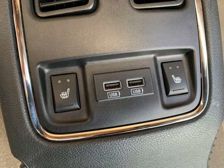Jeep Grand Cherokee WK2 дефлекторы обдува тоннеля USB обогрев сидений, фото 2