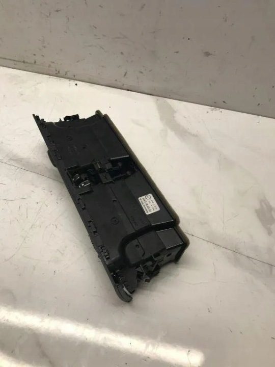 Воздухозаборник консоли AUDI A5 (8T3) 8T2820951D 2.0L дизель 120 кВт 2010, фото 4