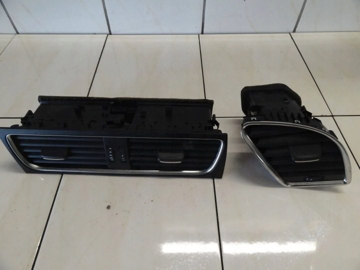 AUDI A4 B8 2009 РЕШЕТКИ ОБДУВА ПАНЕЛИ КОНСОЛИ 8T1820902B 8T1820951B, фото 1