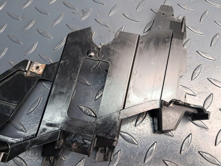 Направляющая КРЕПЛЕНИЕ фары правое переднее Hella 8 386 710 BMW E53 X5 дорестайлинг, фото 6