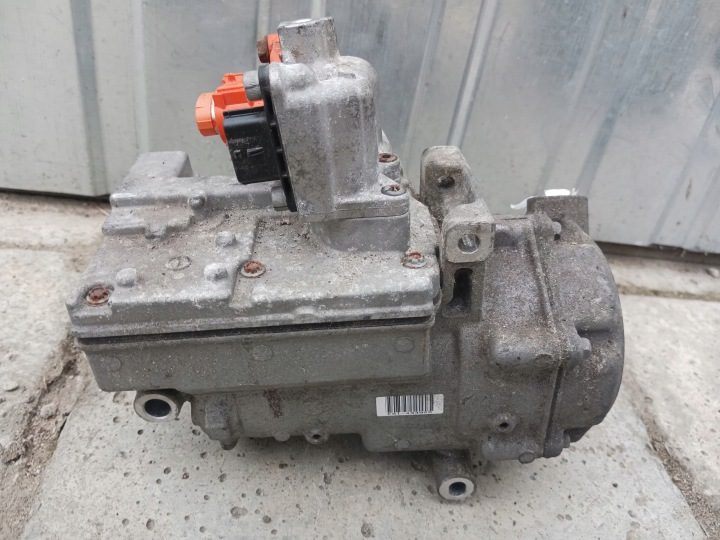 Nissan Leaf I компрессор кондиционера 042200-0683 92600 3NFOA, фото 1