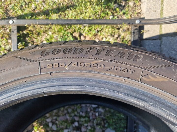 Шина зимняя Goodyear Ultra Grip Performance + 255/45R20 105 т сцепление на снегу (3PMSF), защита диска, усилитель (XL), фото 5