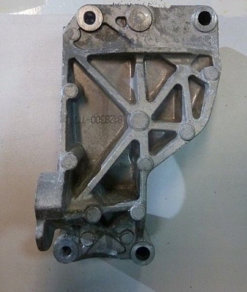 КРОНШТЕЙН ГЕНЕРАТОРА AUDI 3.0 TDI 06E903143G, фото 2