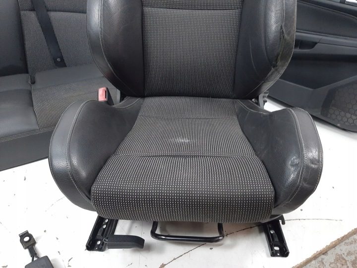 OPEL ASTRA H УНИВЕРСАЛ РЕСТАЙЛИНГ 07 г. СИДЕНЬЯ ДИВАН ОБШИВКИ ОБИВКА КОМПЛ. RECARO OPC, фото 3