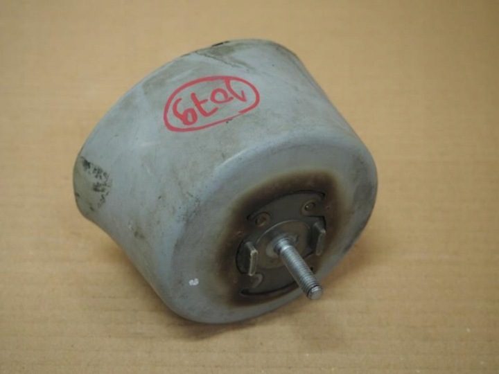 КРОНШТЕЙН ДВИГАТЕЛЯ 2.4 3.0 V6 AUDI A4 B6 B7 8E0199379D, фото 2