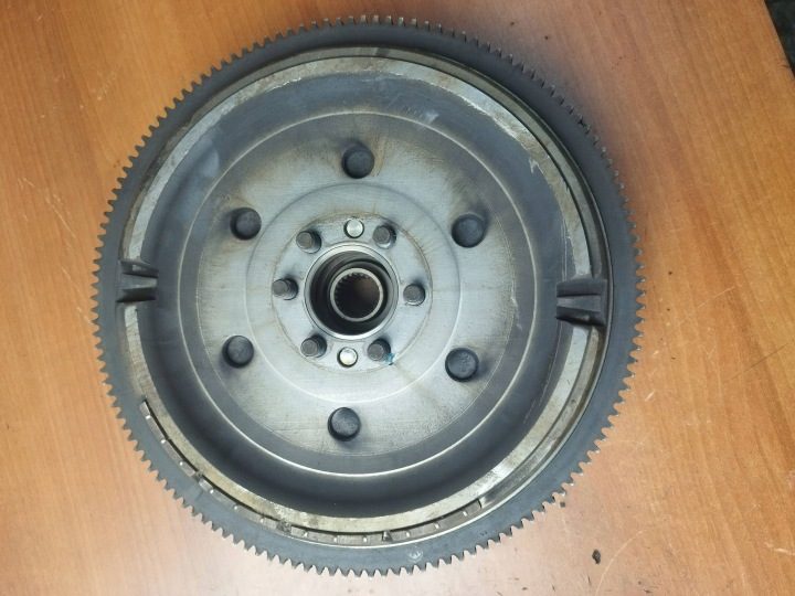 Сцепление двухмассовый маховик VW Audi 1.6 1.8 2.0 058141117A, фото 4