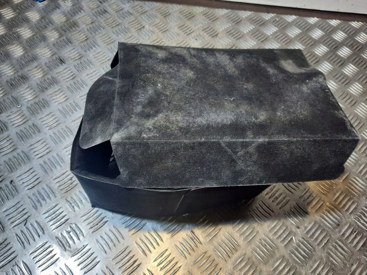 Audi A3 S3 8V 6N0915411D Переднее Основание / Кожух аккумулятора, фото 1
