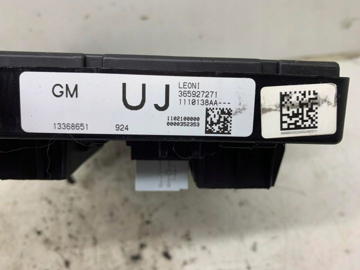 Короб блок предохранителей 13368651 Opel Zafira C 2.0 CDTI 12-19, фото 3