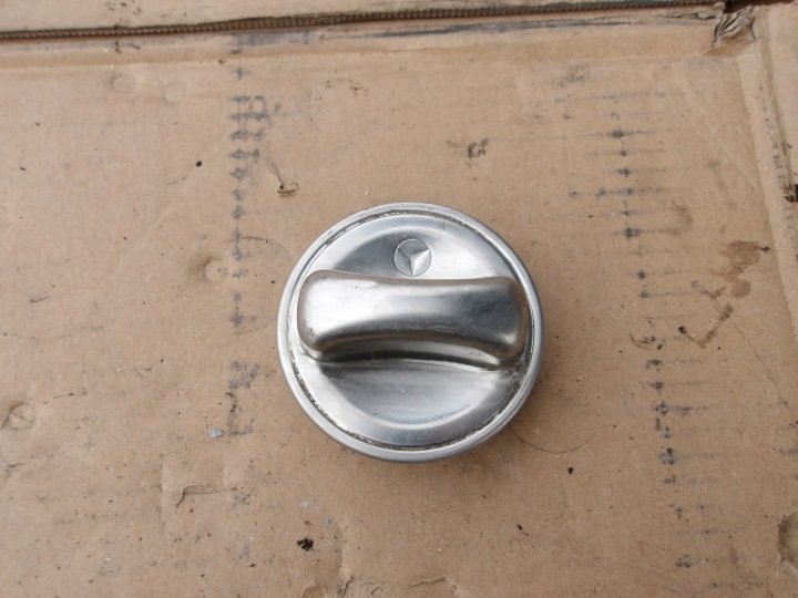 КРЫШКА ГОРЛОВИНЫ БЕНЗОБАКА MERCEDES W124 W201 R107 W140 W126 W123 R129 1244700005, фото 1
