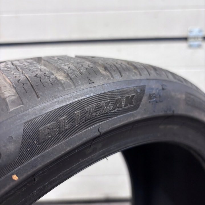 Шина зимняя Bridgestone Blizzak 6 255/35R21 98 Вт сцепление на снегу (3PMSF), защита диска, усилитель (XL), фото 3