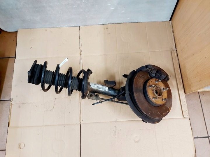 VOLVO C30 2.0 бензин 16V СТОЙКА ПРАВАЯ ПЕРЕДНЯЯ ПОВОРОТНЫЙ КУЛАК АМОРТИЗАТОР 2582161, фото 1