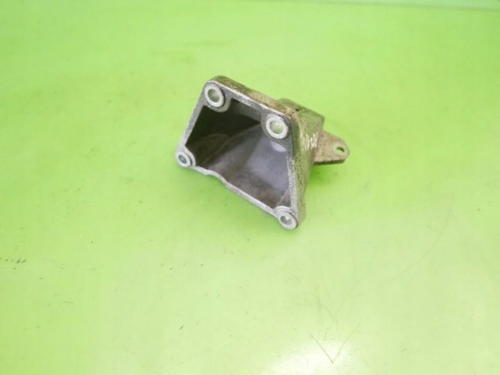 Правый кронштейн двигателя AUDI A6 (4B2, C5) 8D0199308D 2.39L бензин 121 кВт 1998, фото 3