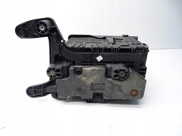 Основание кожух аккумулятора 1K0915325B VW Tiguan 5N Passat B7 Scirocco, фото 6
