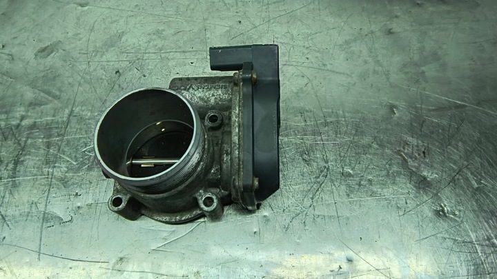VW AUDI SKODA 1.8 TSI ДРОССЕЛЬНАЯ ЗАСЛОНКА 06F133062J, фото 1