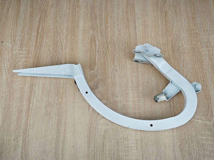 ПЕТЛЯ КРЫШКИ ЛЕВАЯ ЗАДНЯЯ AUDI A4 B9 8W СЕДАН 8W5827305A LS9R 10 л.с., фото 1