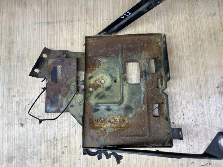 Площадка аккумулятора Jeep Wrangler YJ 87-95, фото 2